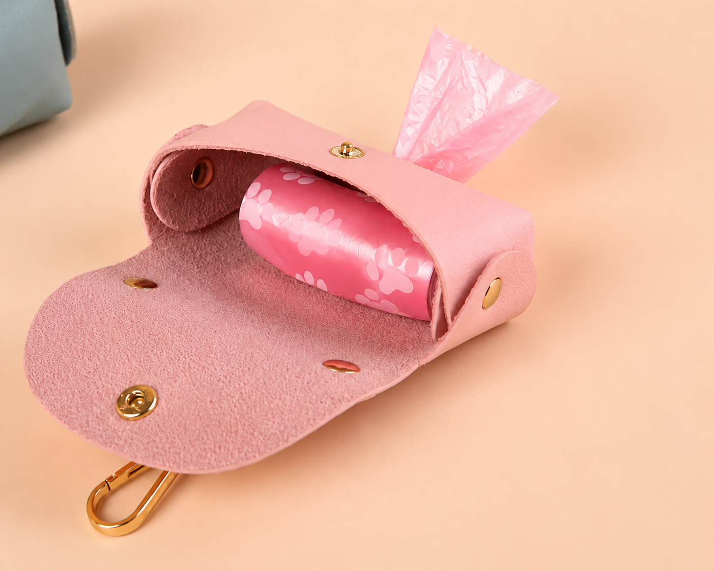 Étui portable pour sacs à déjections