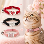 Cat/dog collar with heart-shaped bell